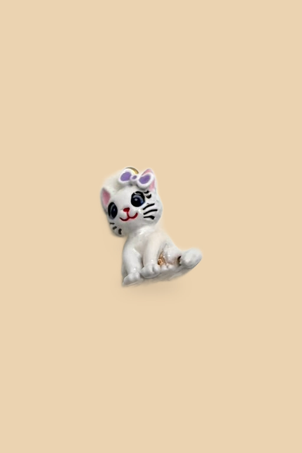 Charm 6548 Gattina bianca con fiocco